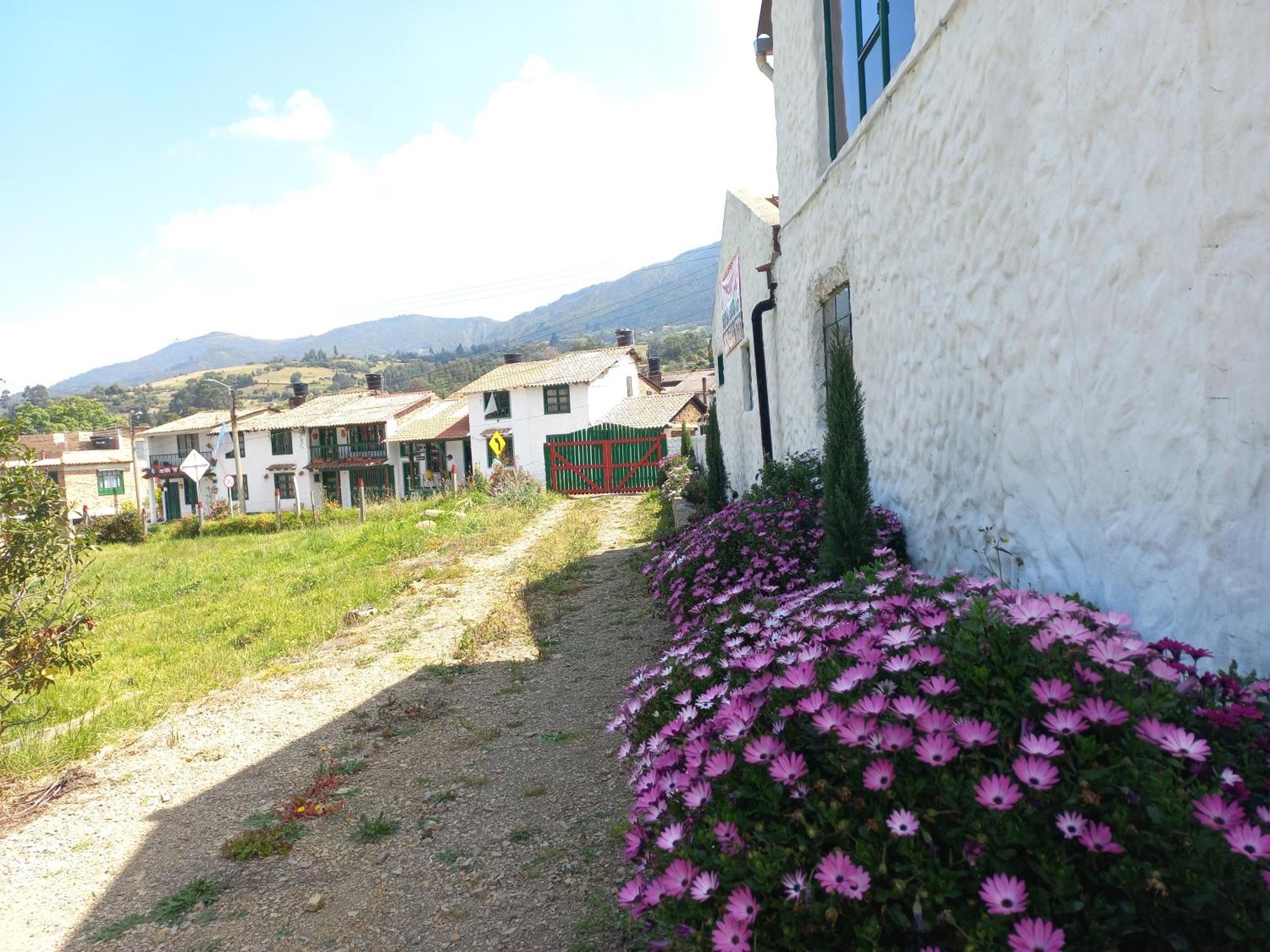 Hospedaje Y Camping Del Rio Monguí Exteriör bild